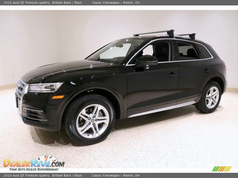 Brilliant Black 2019 Audi Q5 Premium quattro Photo #3