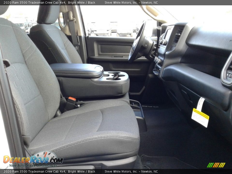 2020 Ram 3500 Tradesman Crew Cab 4x4 Bright White / Black Photo #16