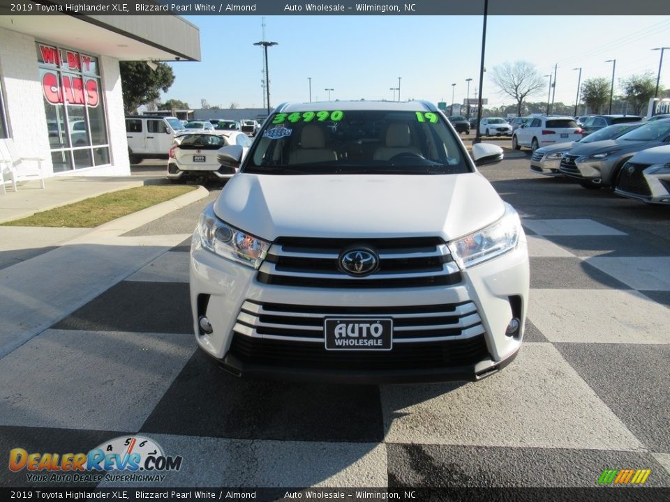 2019 Toyota Highlander XLE Blizzard Pearl White / Almond Photo #2