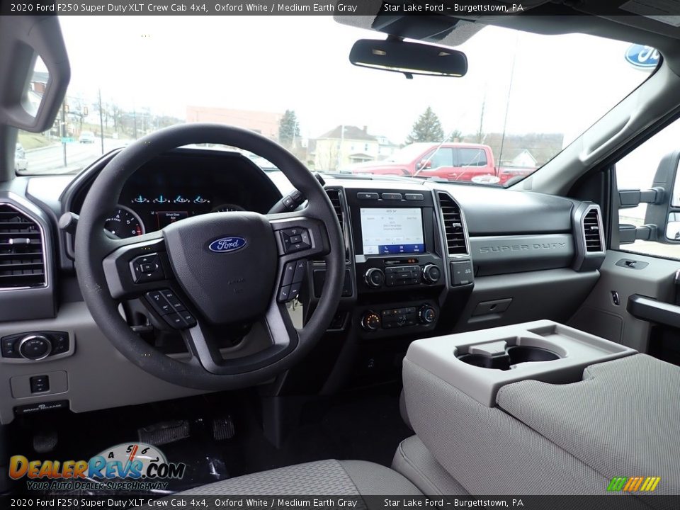 Front Seat of 2020 Ford F250 Super Duty XLT Crew Cab 4x4 Photo #13