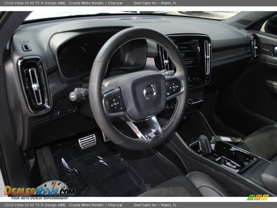 2019 Volvo XC40 T5 R-Design AWD Crystal White Metallic / Charcoal Photo #17