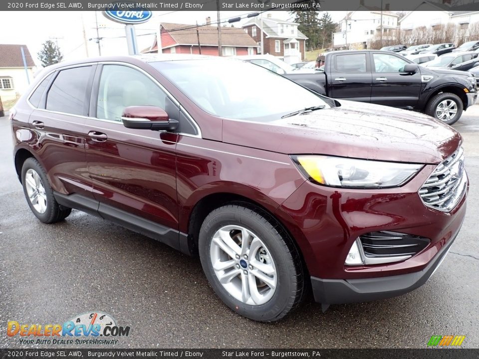 Front 3/4 View of 2020 Ford Edge SEL AWD Photo #8