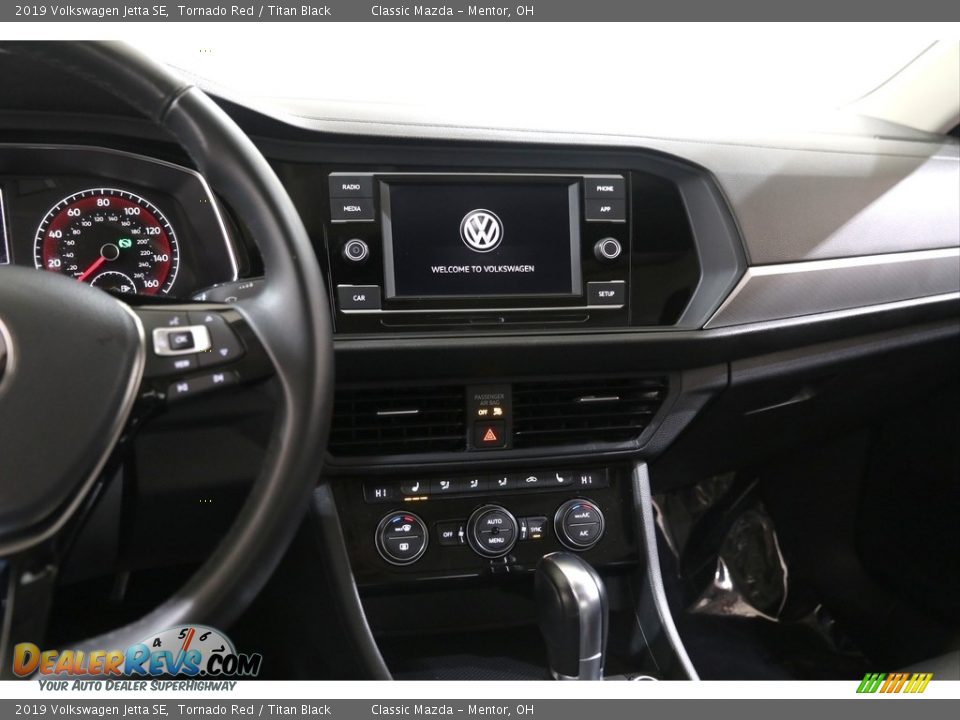 Controls of 2019 Volkswagen Jetta SE Photo #9