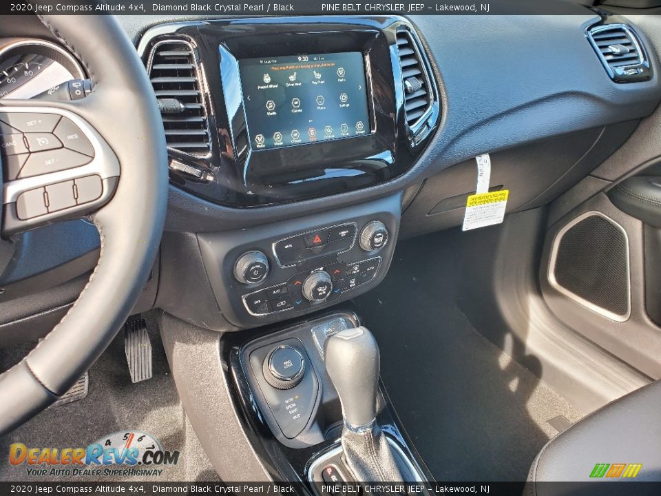 2020 Jeep Compass Altitude 4x4 Diamond Black Crystal Pearl / Black Photo #10
