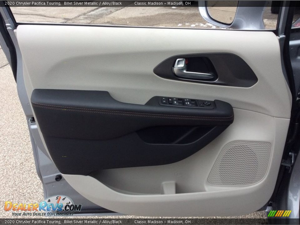 2020 Chrysler Pacifica Touring Billet Silver Metallic / Alloy/Black Photo #10