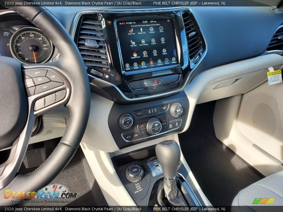 Controls of 2020 Jeep Cherokee Limited 4x4 Photo #10