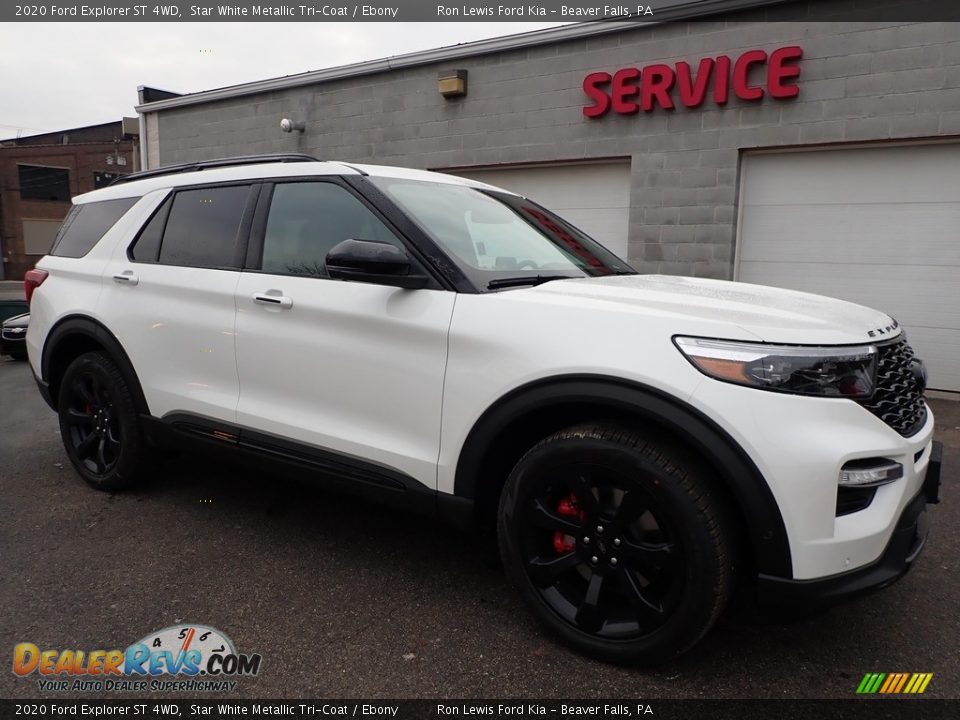 Front 3/4 View of 2020 Ford Explorer ST 4WD Photo #9