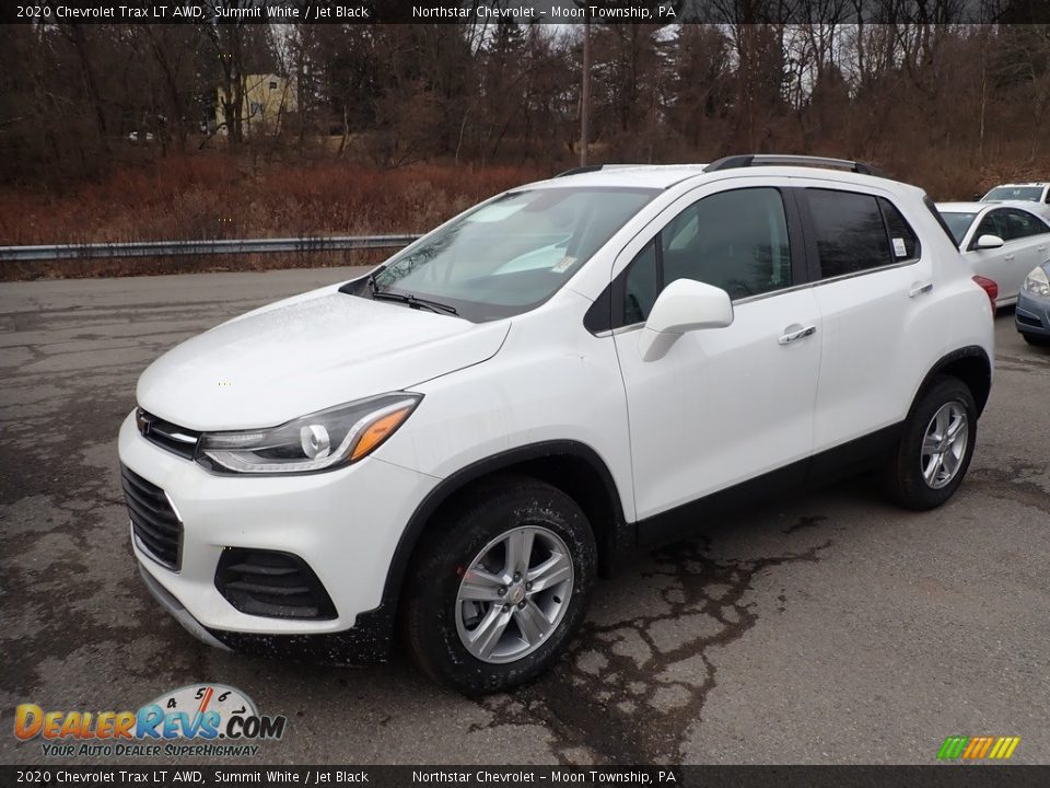 Front 3/4 View of 2020 Chevrolet Trax LT AWD Photo #1