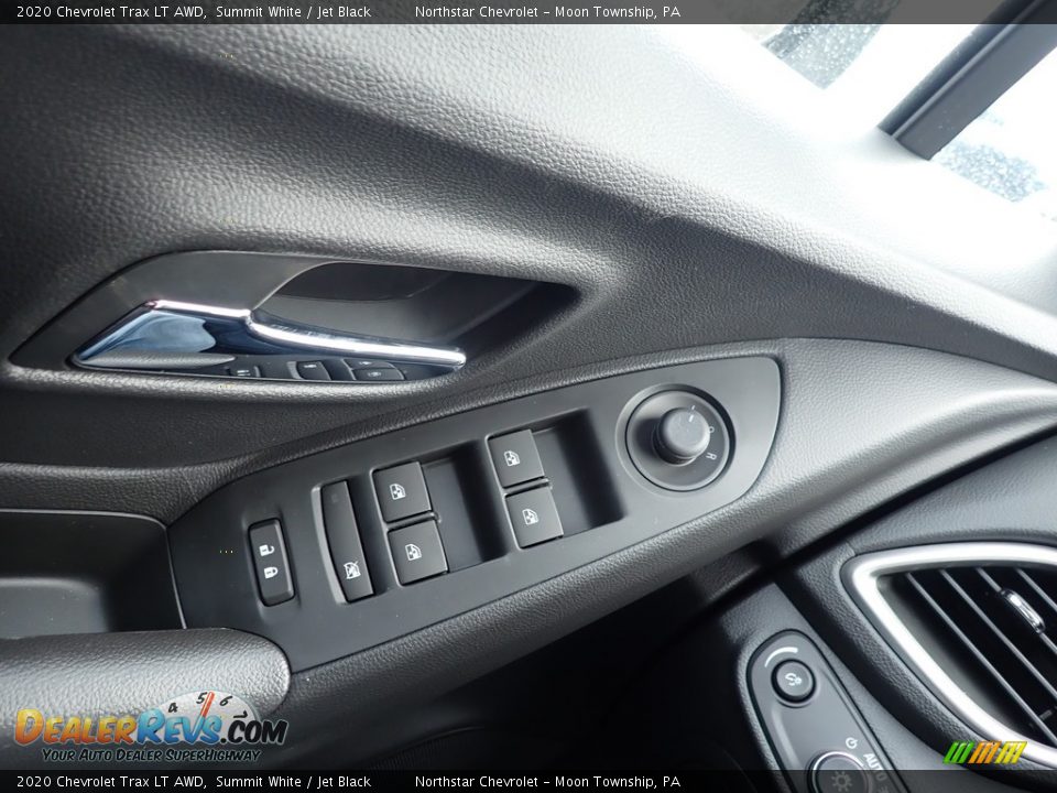 Controls of 2020 Chevrolet Trax LT AWD Photo #20