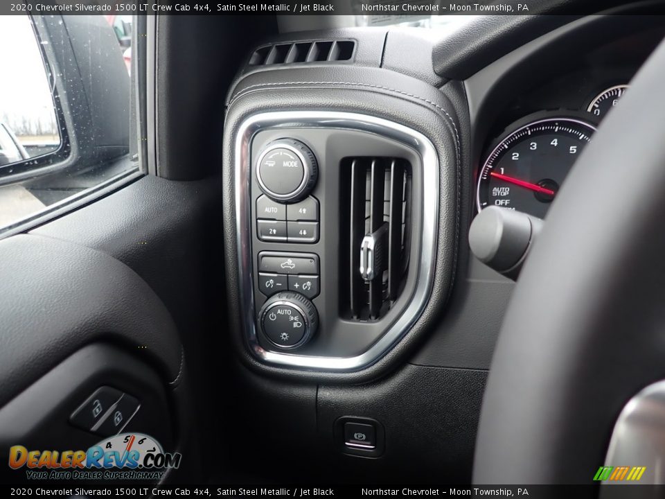 Controls of 2020 Chevrolet Silverado 1500 LT Crew Cab 4x4 Photo #20