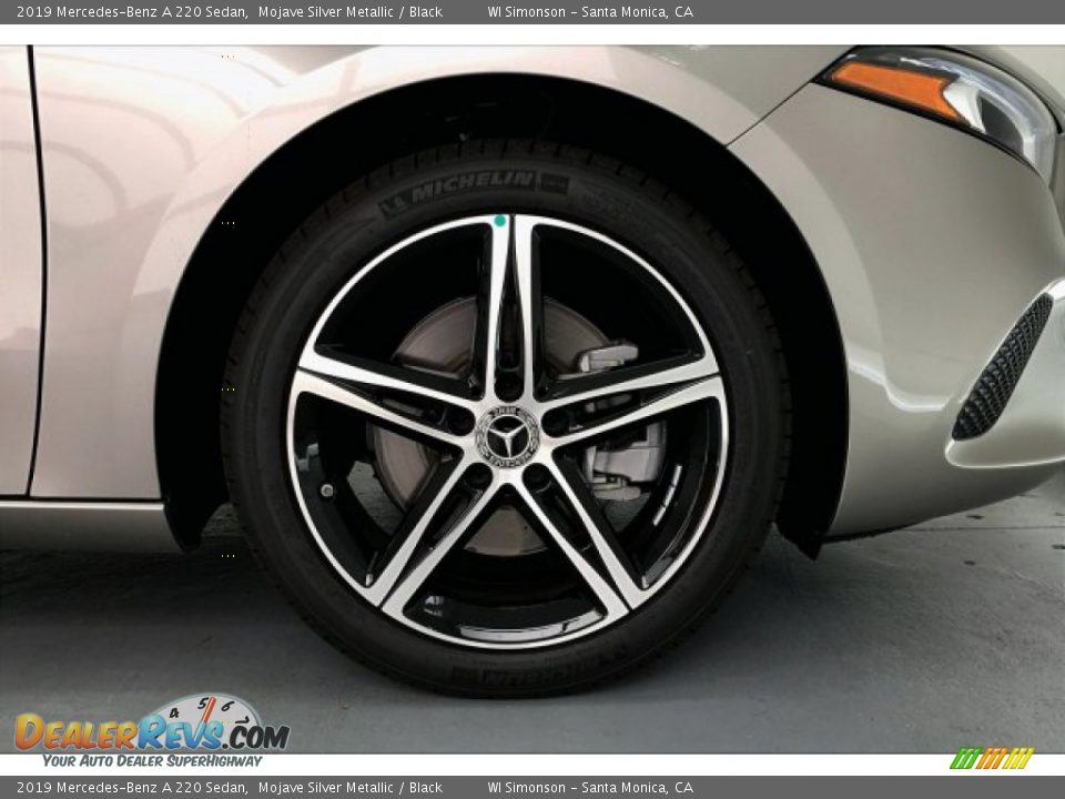 2019 Mercedes-Benz A 220 Sedan Mojave Silver Metallic / Black Photo #9