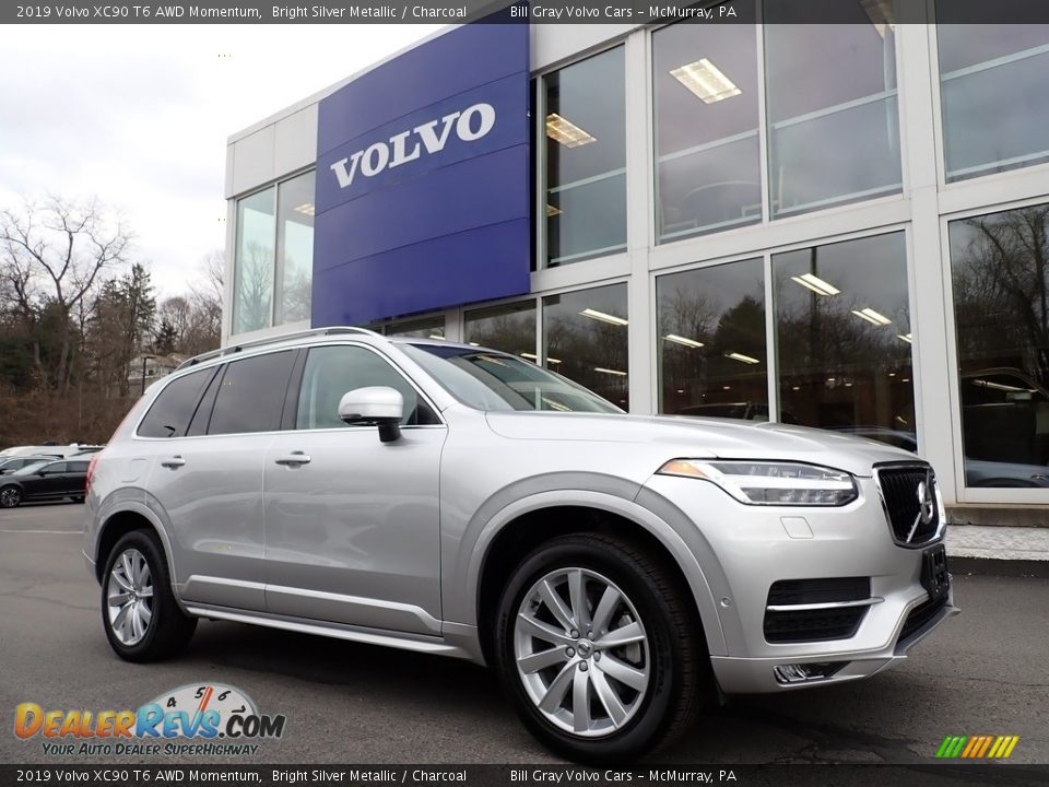 Front 3/4 View of 2019 Volvo XC90 T6 AWD Momentum Photo #1