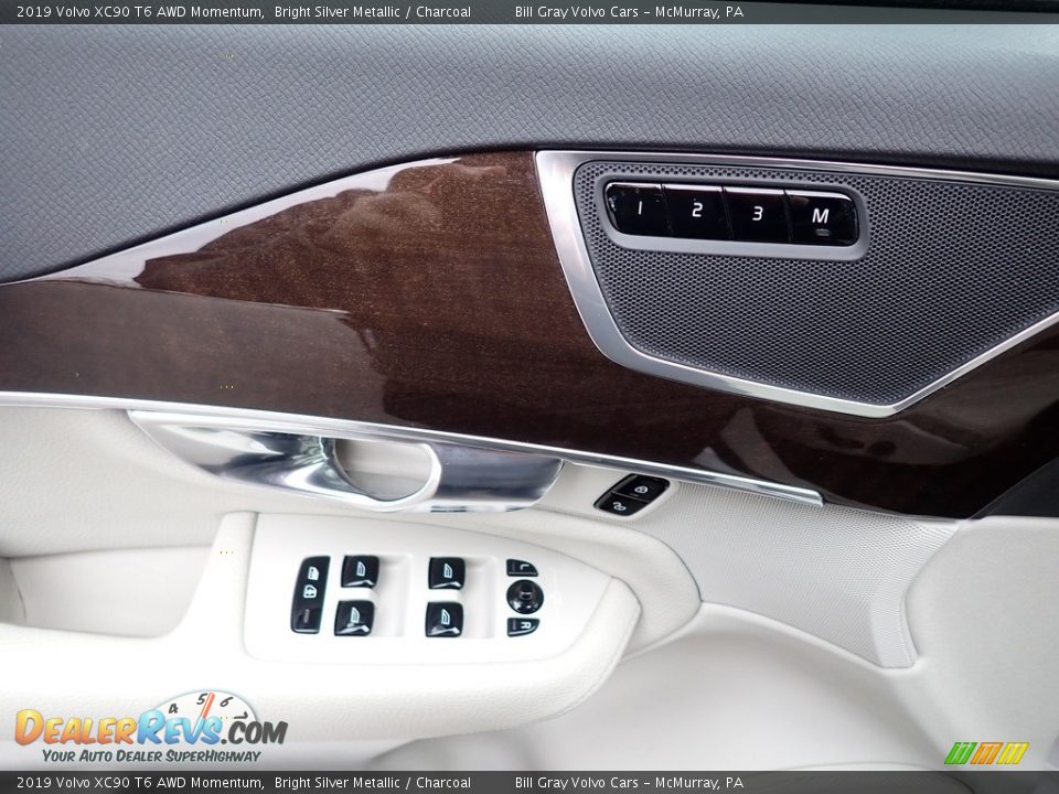 2019 Volvo XC90 T6 AWD Momentum Bright Silver Metallic / Charcoal Photo #16