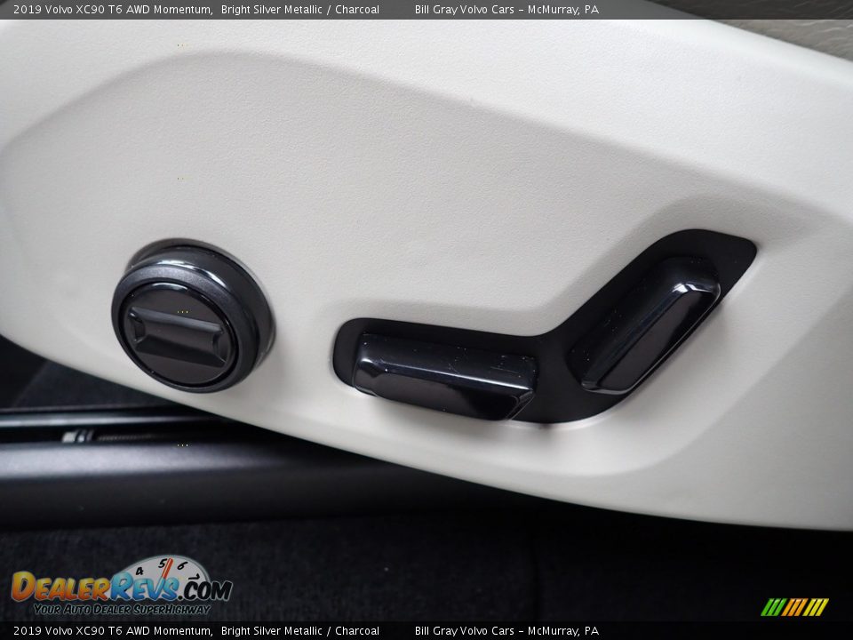 2019 Volvo XC90 T6 AWD Momentum Bright Silver Metallic / Charcoal Photo #18