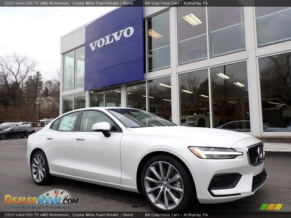 Front 3/4 View of 2020 Volvo S60 T6 AWD Momentum Photo #1
