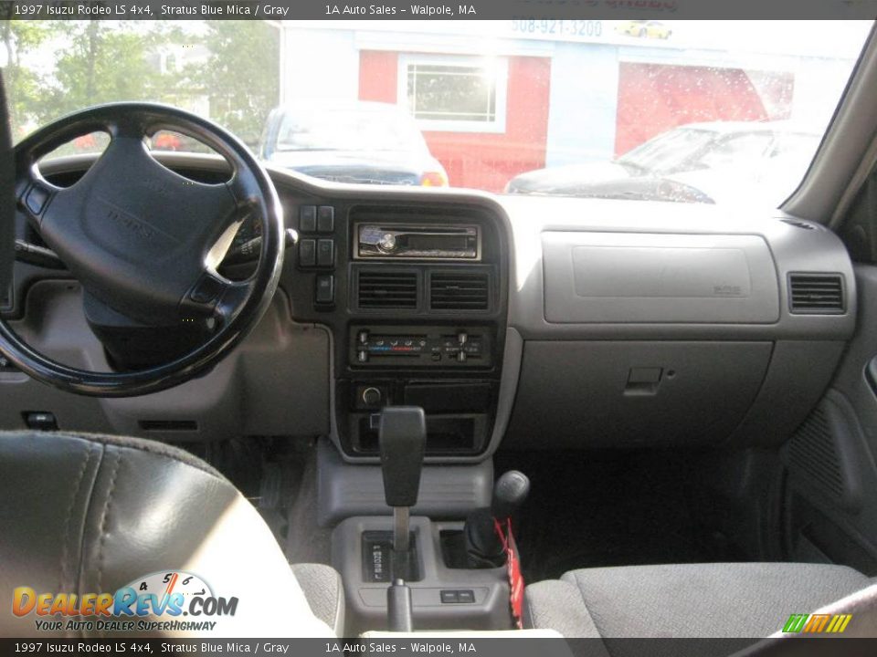 1997 Isuzu Rodeo LS 4x4 Stratus Blue Mica / Gray Photo #5