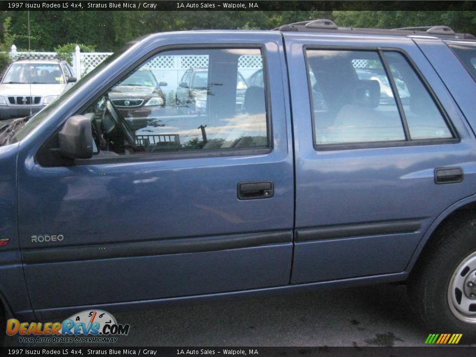 1997 Isuzu Rodeo LS 4x4 Stratus Blue Mica / Gray Photo #9