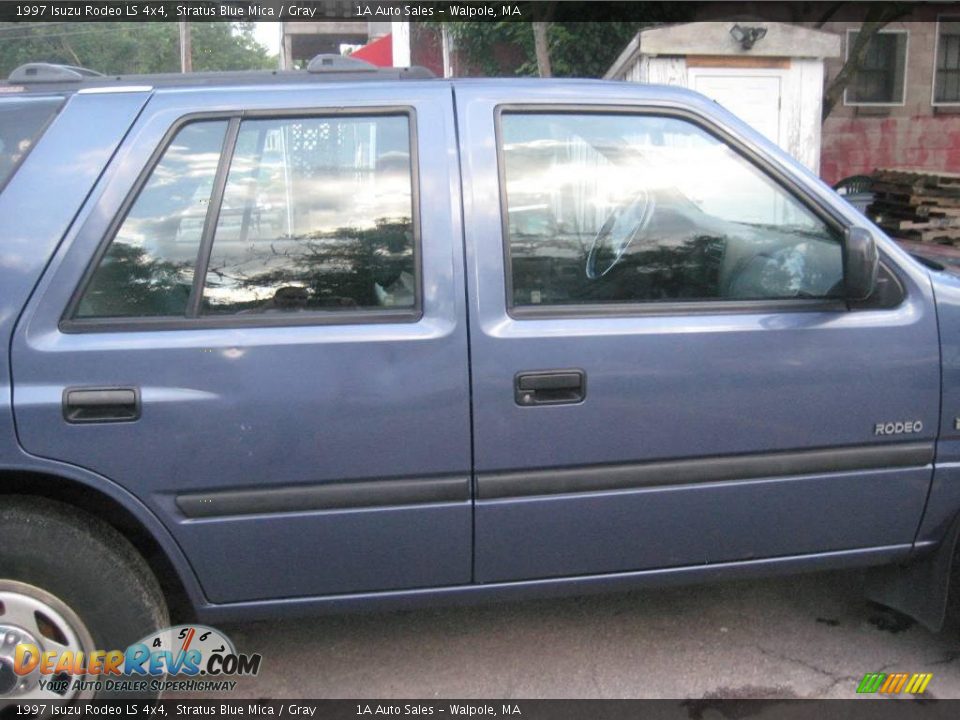 1997 Isuzu Rodeo LS 4x4 Stratus Blue Mica / Gray Photo #15