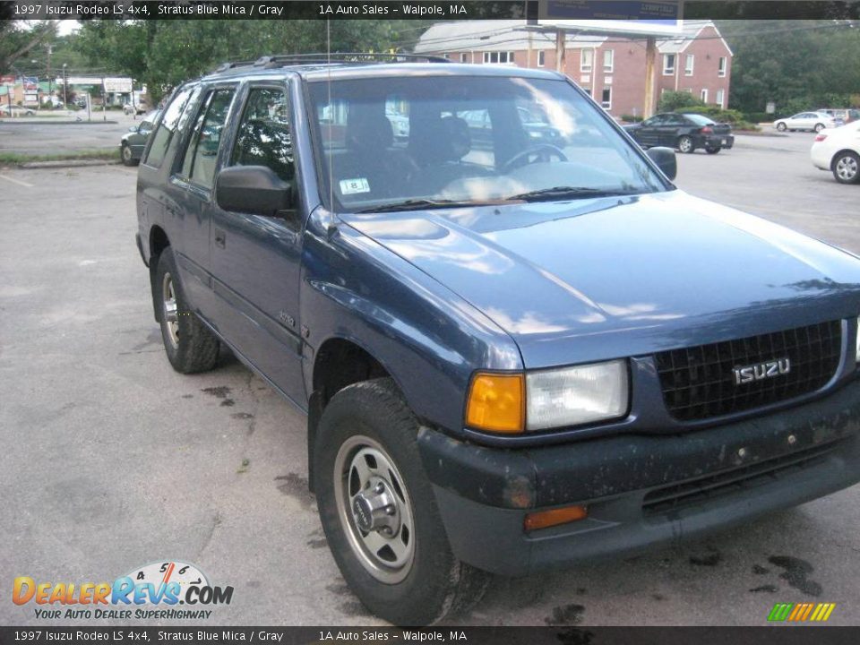 1997 Isuzu Rodeo LS 4x4 Stratus Blue Mica / Gray Photo #17