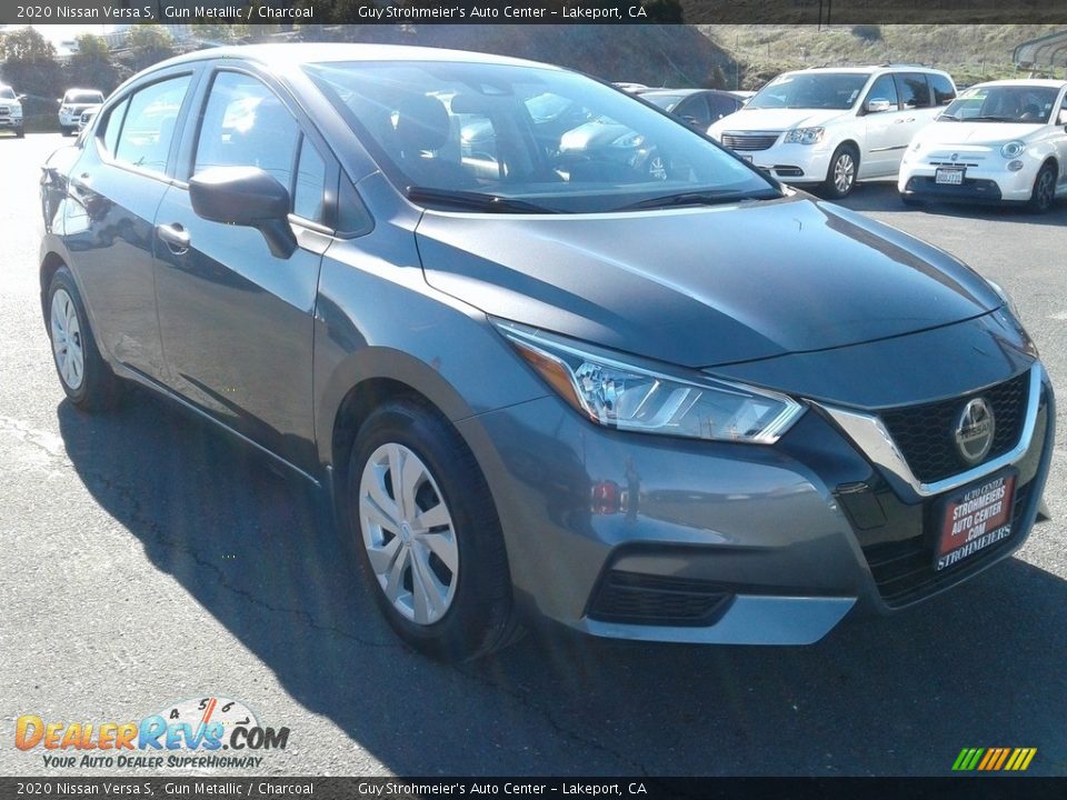 Front 3/4 View of 2020 Nissan Versa S Photo #1