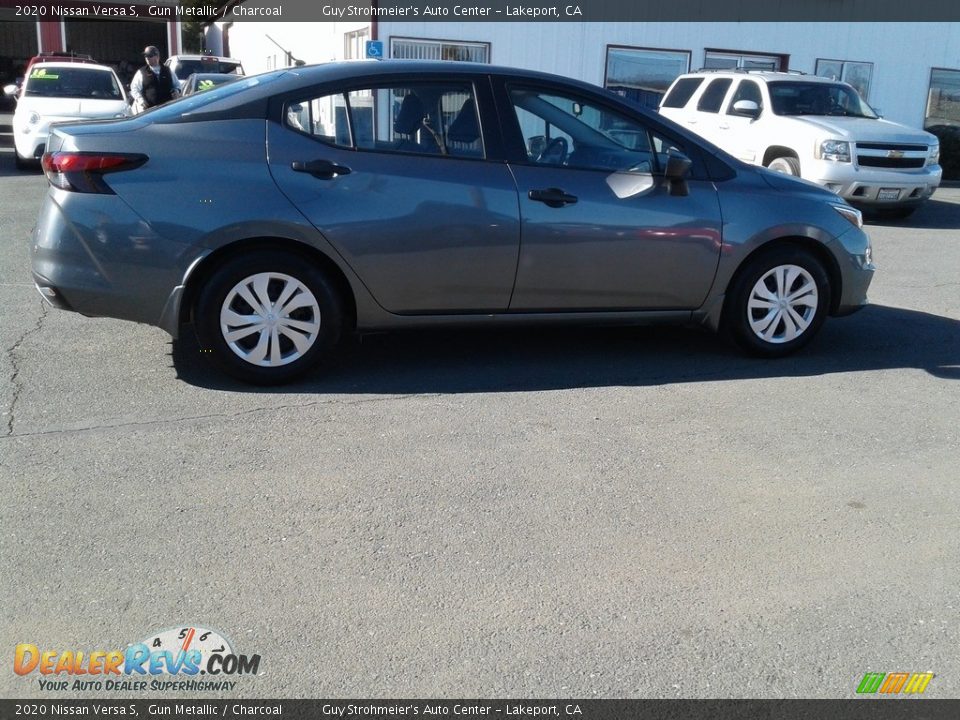 2020 Nissan Versa S Gun Metallic / Charcoal Photo #4