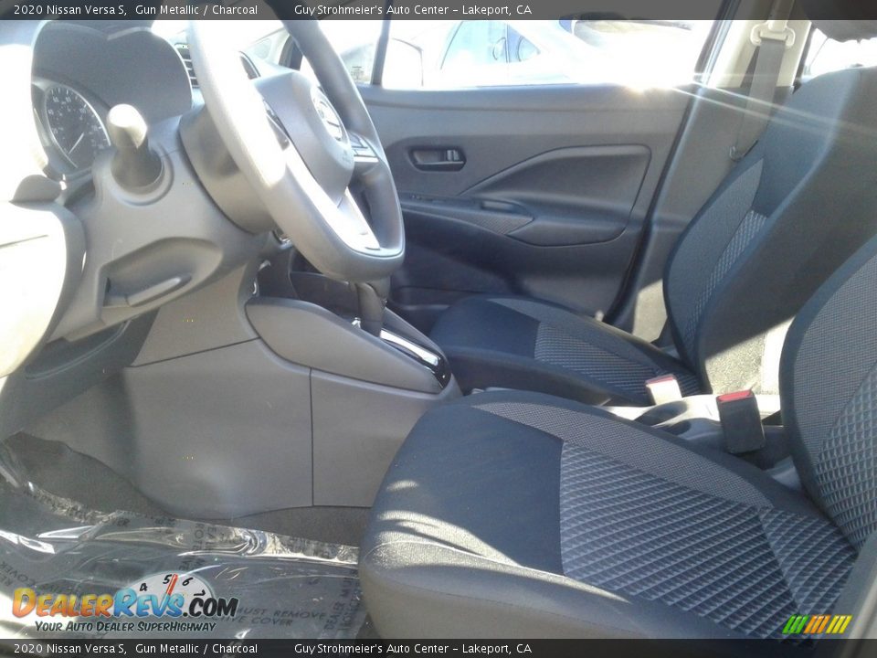 2020 Nissan Versa S Gun Metallic / Charcoal Photo #9