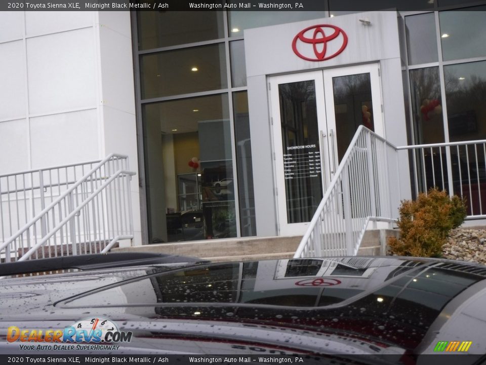2020 Toyota Sienna XLE Midnight Black Metallic / Ash Photo #4