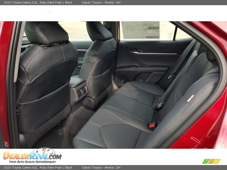 2020 Toyota Camry XLE Ruby Flare Pearl / Black Photo #3