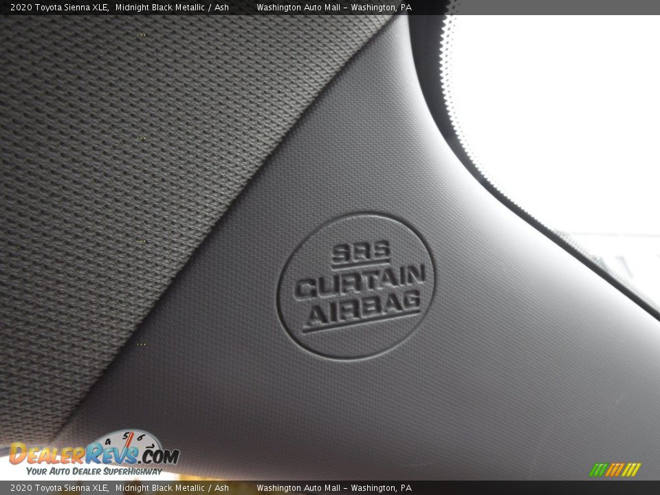 2020 Toyota Sienna XLE Midnight Black Metallic / Ash Photo #16