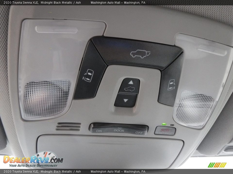2020 Toyota Sienna XLE Midnight Black Metallic / Ash Photo #17