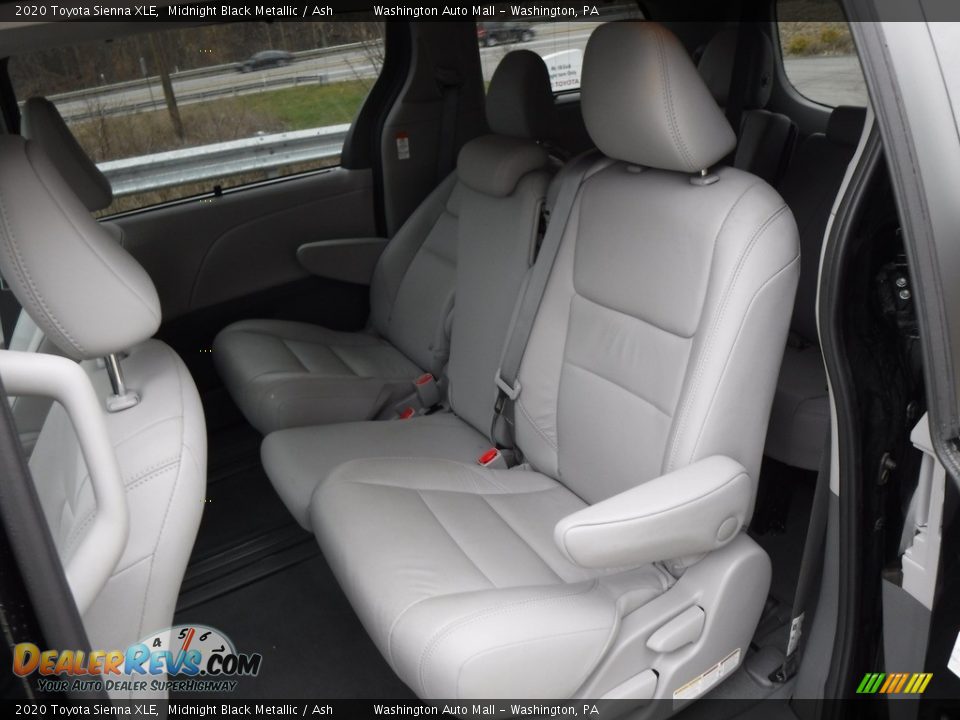 2020 Toyota Sienna XLE Midnight Black Metallic / Ash Photo #23