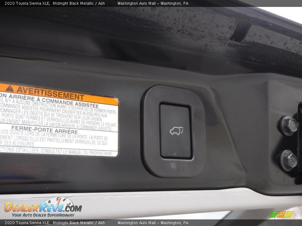 2020 Toyota Sienna XLE Midnight Black Metallic / Ash Photo #27