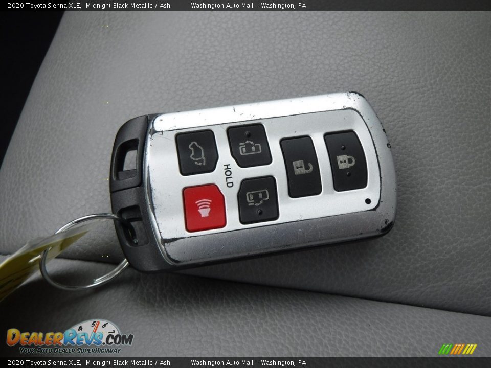 2020 Toyota Sienna XLE Midnight Black Metallic / Ash Photo #28