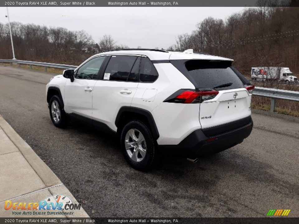 2020 Toyota RAV4 XLE AWD Super White / Black Photo #2