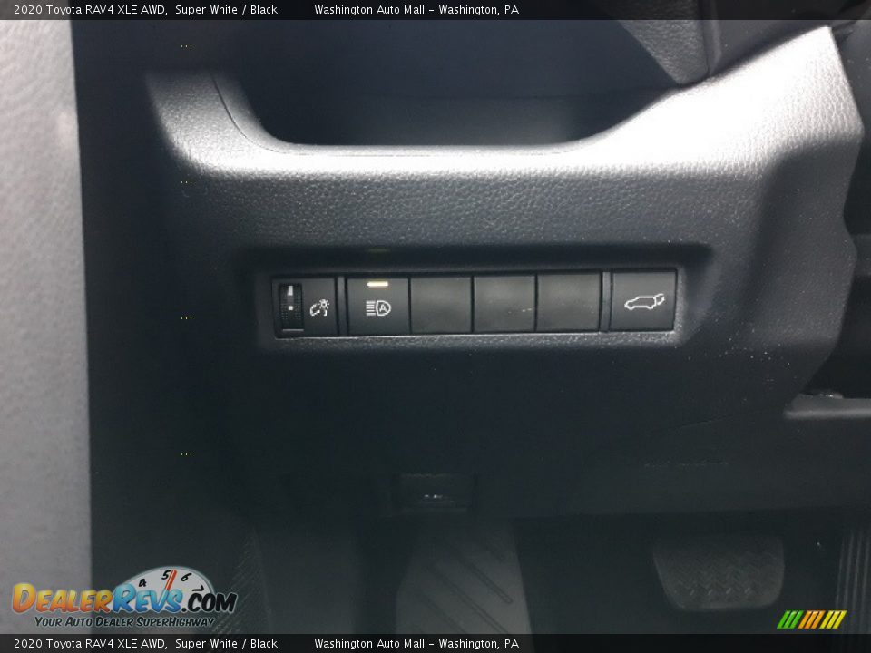2020 Toyota RAV4 XLE AWD Super White / Black Photo #9