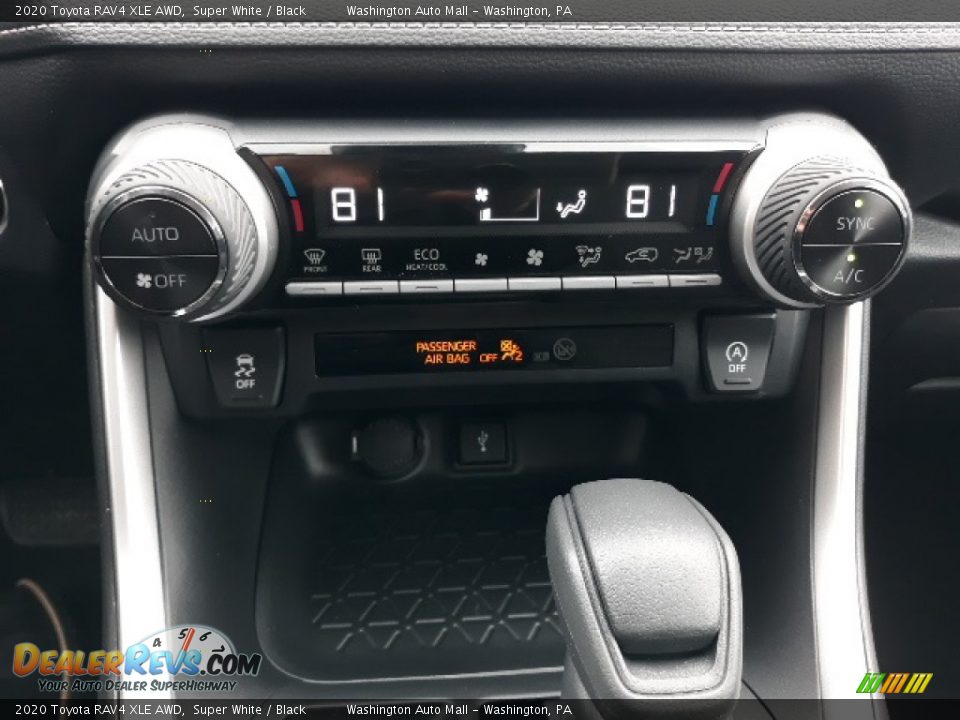 2020 Toyota RAV4 XLE AWD Super White / Black Photo #13