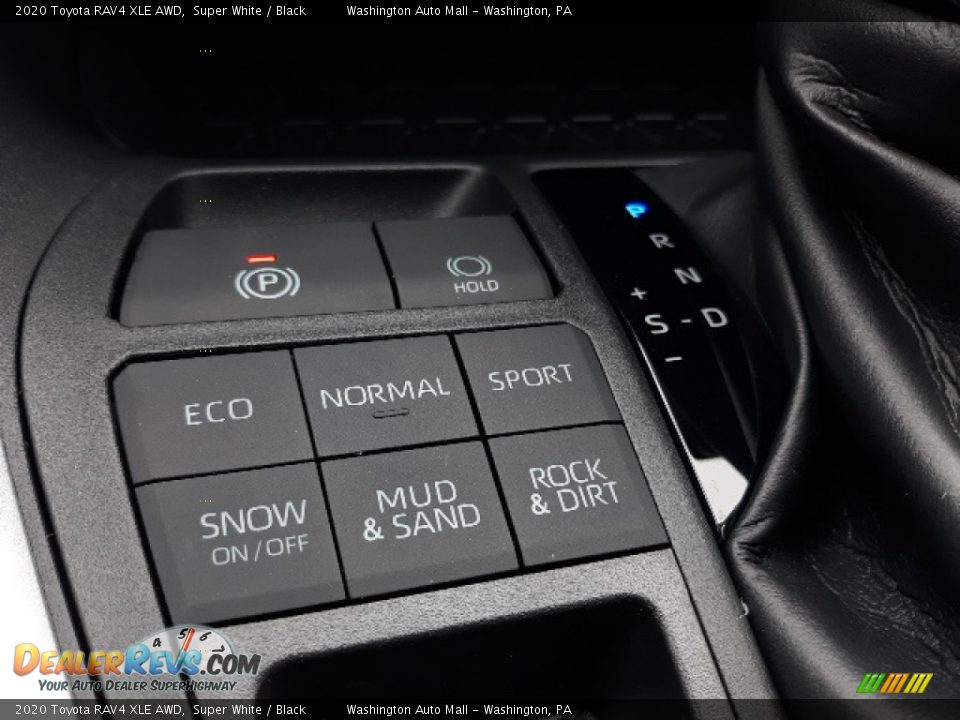 2020 Toyota RAV4 XLE AWD Super White / Black Photo #15