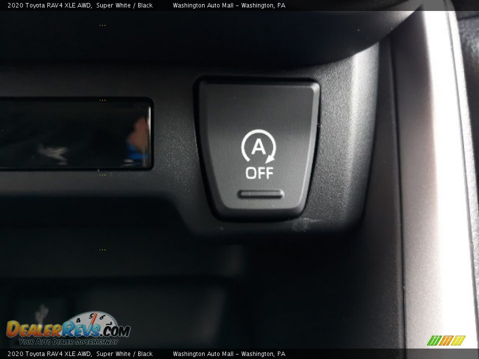 2020 Toyota RAV4 XLE AWD Super White / Black Photo #20