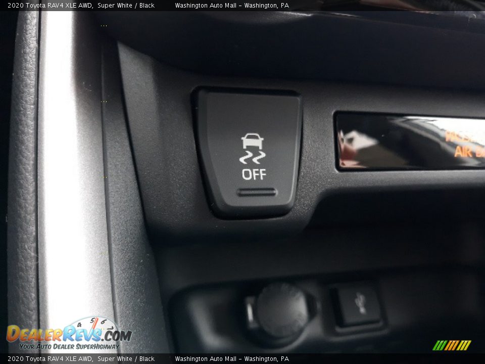 2020 Toyota RAV4 XLE AWD Super White / Black Photo #21