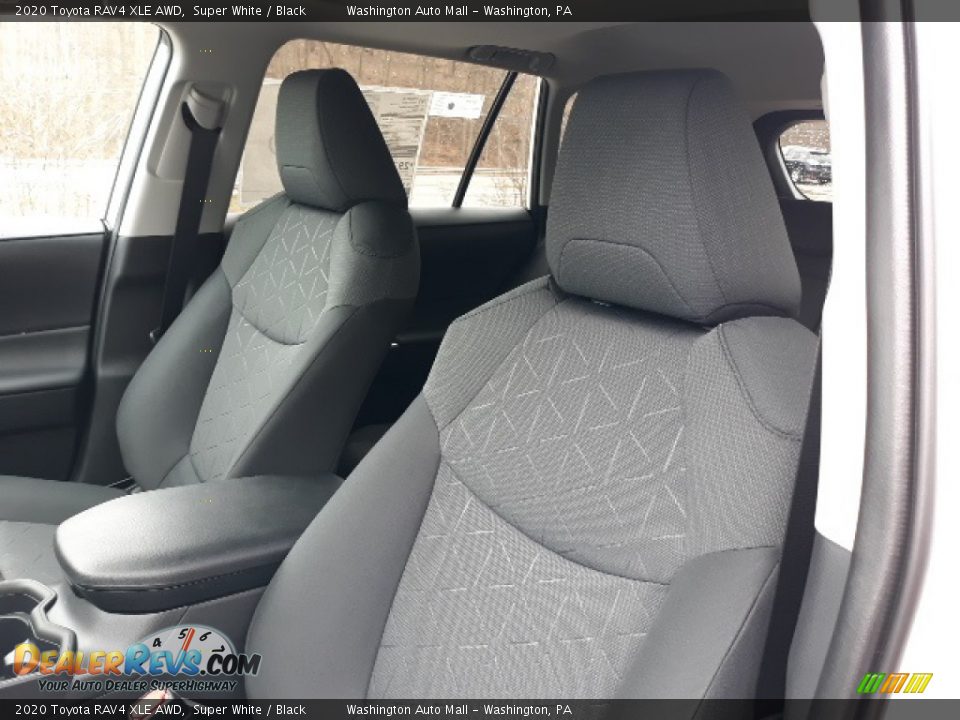 2020 Toyota RAV4 XLE AWD Super White / Black Photo #23