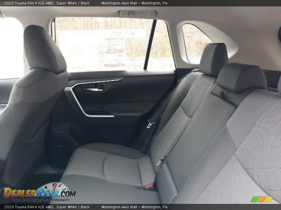 2020 Toyota RAV4 XLE AWD Super White / Black Photo #28