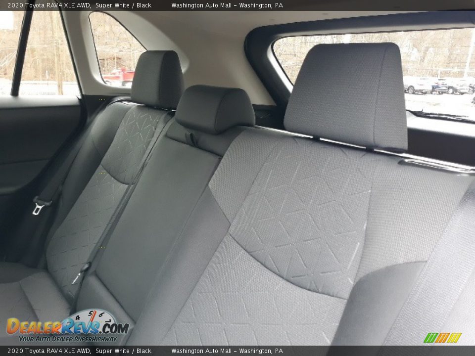 2020 Toyota RAV4 XLE AWD Super White / Black Photo #29