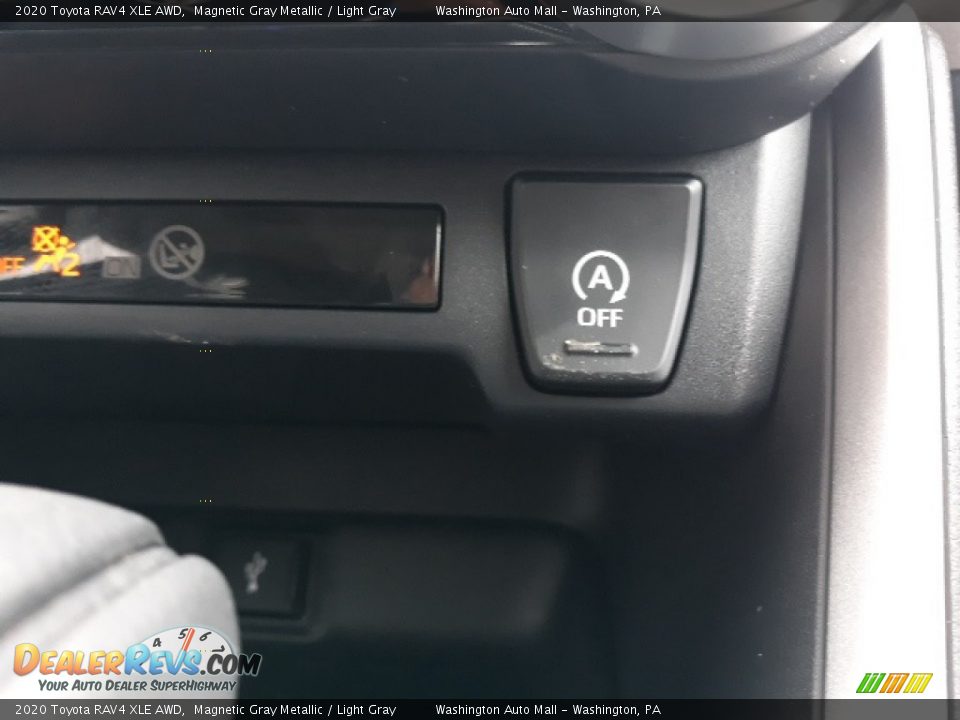 2020 Toyota RAV4 XLE AWD Magnetic Gray Metallic / Light Gray Photo #17