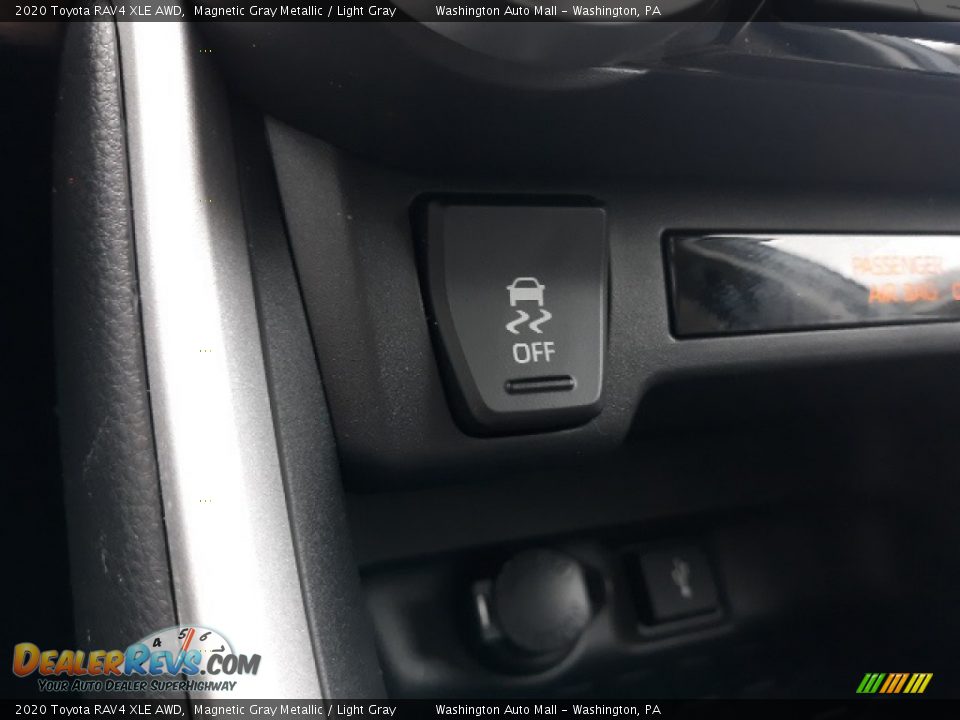 2020 Toyota RAV4 XLE AWD Magnetic Gray Metallic / Light Gray Photo #18