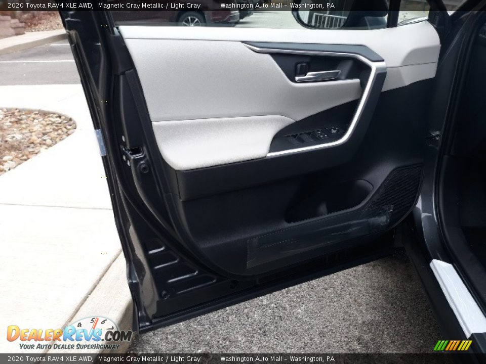 2020 Toyota RAV4 XLE AWD Magnetic Gray Metallic / Light Gray Photo #29