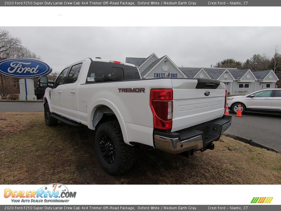 2020 Ford F250 Super Duty Lariat Crew Cab 4x4 Tremor Off-Road Package Oxford White / Medium Earth Gray Photo #5