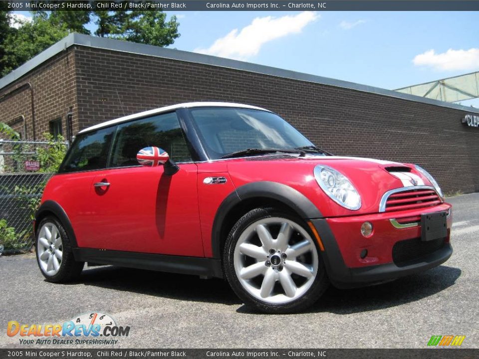 2005 Mini Cooper S Hardtop Chili Red / Black/Panther Black Photo #2