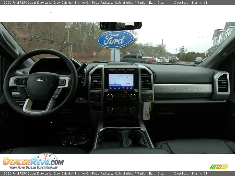 2020 Ford F250 Super Duty Lariat Crew Cab 4x4 Tremor Off-Road Package Oxford White / Medium Earth Gray Photo #18