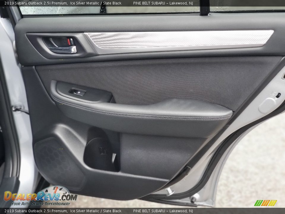 2019 Subaru Outback 2.5i Premium Ice Silver Metallic / Slate Black Photo #15