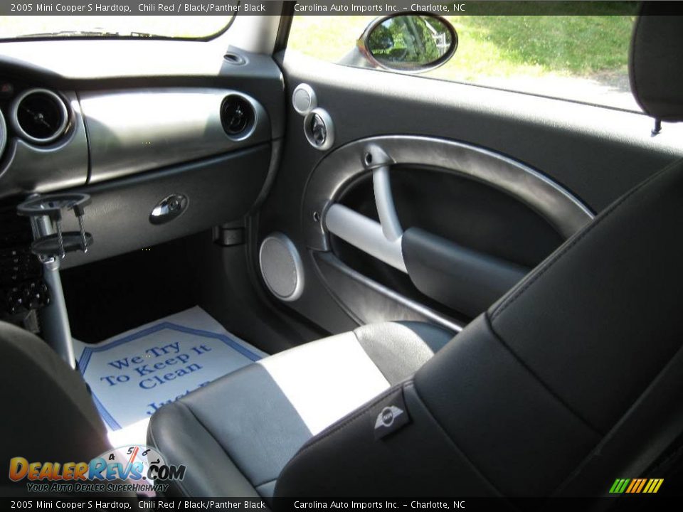 2005 Mini Cooper S Hardtop Chili Red / Black/Panther Black Photo #14